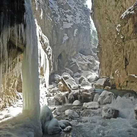 Pleasant With View جارمش بارتنكيرشن